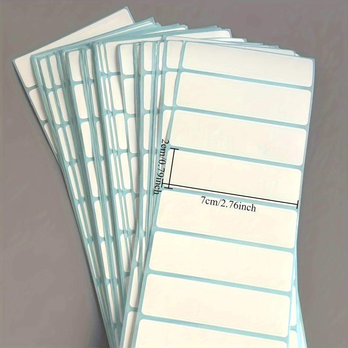 100/200 قطعة ملصقات تجميل بلون سادة - بطاقات ذاتية اللصق متعددة الأغراض مع حدود بيضاء وخلفية زرقاء فاتحة، سطح سهل الكتابة للمكتب، مستلزمات المدرسة، مجلدات الملفات، تغليف الهدايا والتنظيم، لوازم المكتب | ملصقات عملية | ملصقات لاصقة