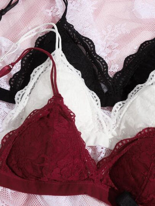Shein Underwear&Sleepwear Basics مجموعة لانجري صدرية وحمالة الصدر مع دانتيل زهري وشورت , 3 أطقم