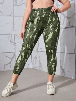 SHEIN Sport Studio مجموعة ملابس تمرين للنساء مقاسات كبيرة مكونة من بلوزة رياضية من القماش المنفذ للهواء والمطاطي مع سروال رياضي