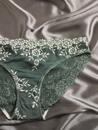 Shein Underwear&Sleepwear Basics ثلاثة سروال دانتيل نسائي بنمط الأزهار