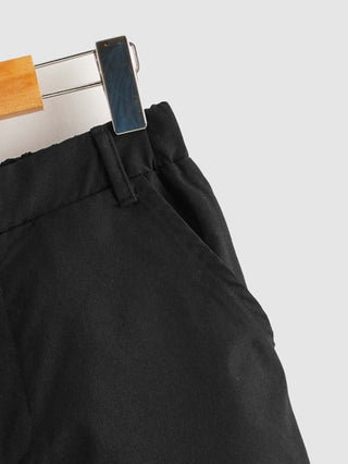 SHEIN سروال قصير للأولاد، جيب مائل ، أساور مطوية