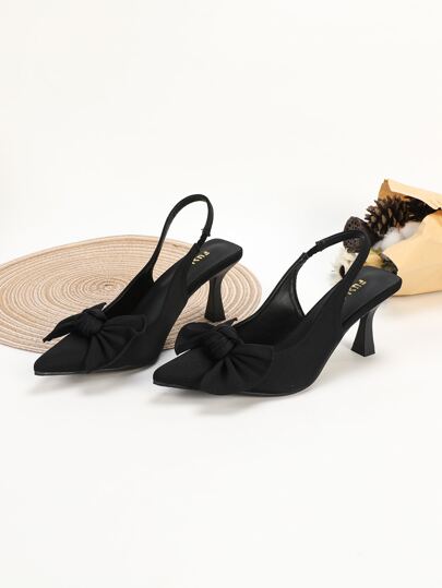 حذاء كعب عالي بمقدمة مدببة وتفاصيل عقدة فراشة وحزام خلفيرمضان