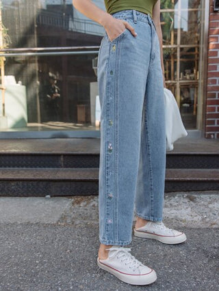 DAZY بنطلون جينز مستقيم الساق مطرز بزهور عالية الخصر