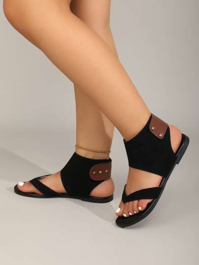 أسود موحد اللون جلد سويدي جزمة صنادل مع برشام زخارف