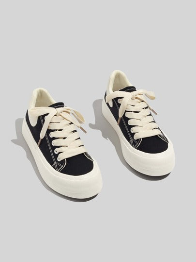 أحذية رياضية سوداء من القماش العادية للنساء، أحذية تزلج مسطحة قابلة للتنفس ومتعددة الاستخدامات براس مستدير للربيع والصيف