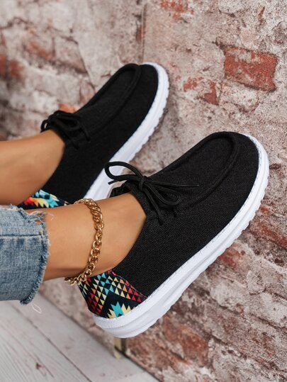 حذاء نمط هندسي رباط امامي كاجوال