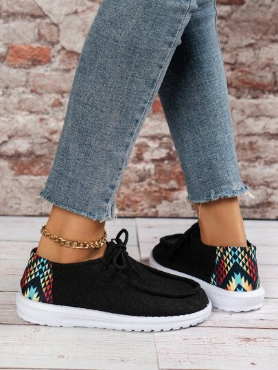 حذاء نمط هندسي رباط امامي كاجوال