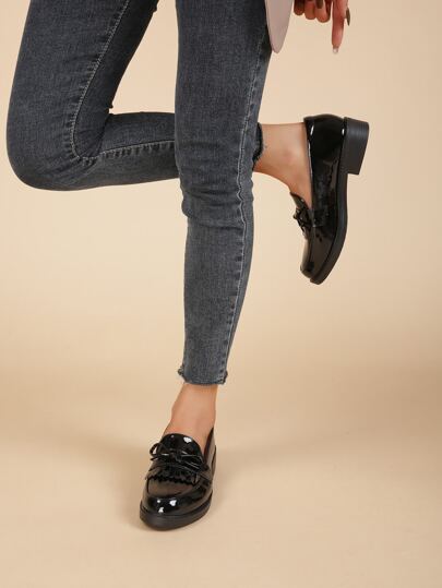 حذاء مسطح بفيونكة سوداء وهراشيب سهل الارتداء سهل التهوية