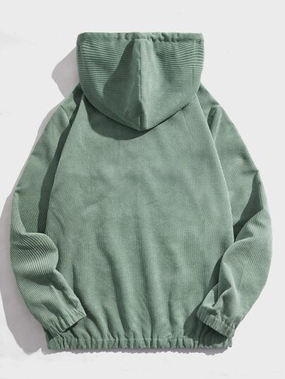 Manfinity RebelGame جاكيت رجالية بقصة واسعة مزينة بحرف مطبوع وجيب كنغر مع سحاب وغطاء رأس