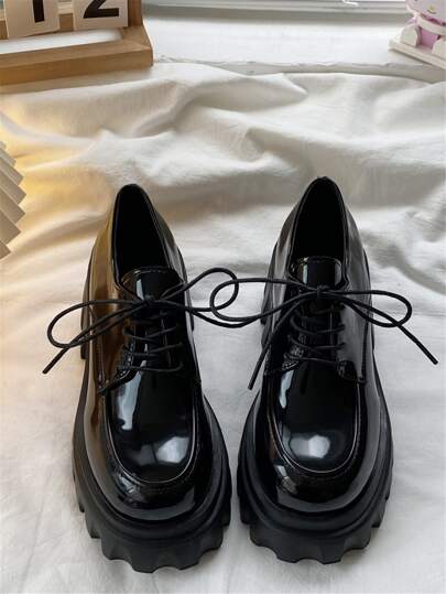 أحذية أوكسفورد حريمي حذاء أكسفورد ذو منصة أمامية برباط، حذاء نسائي أسود سميك عالي الكعب بأسلوب بريطاني، حذاء عزباء جين مستدير الأصابع وسميك النعل لربيع وخريف الجديد