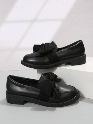 حذاء سهل الانزلاق بدون كعب وزخرفة القوس ،حذاء جلدي أسود مطفأ مع زهرة لطيفة للنساء في الربيع والخريف المناسب للعمل والتسوق والطالبات