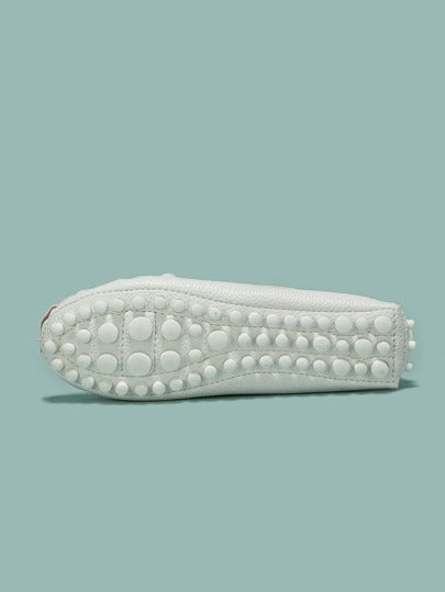 نساء أبيض مزخرف بعقدة الفراشة حذاء لوفر مسطح , بريبي باصابع قدم دائري أحذية مسطحة