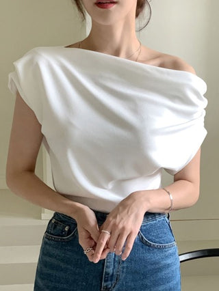DAZY تيشيرت أكمام خفاش بأكتاف لا تماثلية، توبات قصيرة للنساء