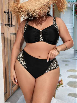SHEIN Swim Curve مجموعة بيكيني Ruched بيكيني بمقاس كبير من Summer Beach