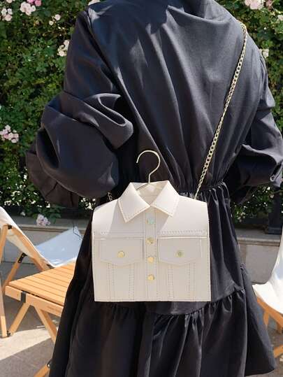 حقيبة كتف على شكل ملابس فاخرة مع سلسلة ريفيت وقطع صغيرة