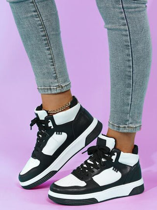 أحذية رياضية بيضاء نقية للنساء، أحذية سكيت بألوان أحادية، أحذية رياضية كاجوال، أحذية جلدية شاملة وحصرية