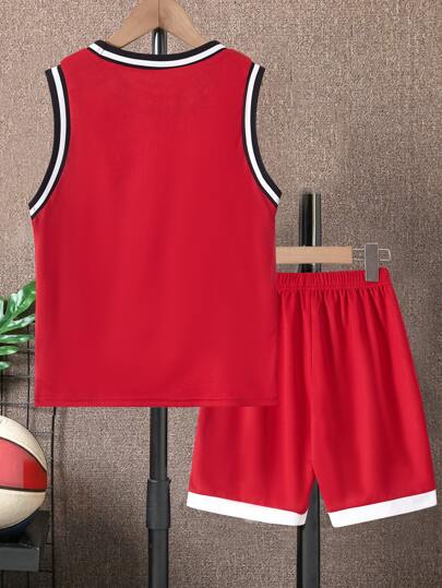 SHEIN طقم جيرسي لكرة السلة بتصميم حرفي مخطط للأولاد، مزين بحواف مخططة