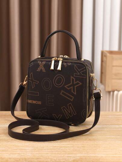 ميني حقيبة مربعة بطباعة أحرف بديكور دب كارتون جلد صناعي حقائب مكياج محمول حقيبة مستحضرات التجميل سعة كبيرة السفر حقيبة مستحضرات التجميل منظم أسود حقيبة مستحضرات التجميل للنساء حقيبة مستحضرات التجميل للبنات سفر مع مقبض صغير دب حقيبة