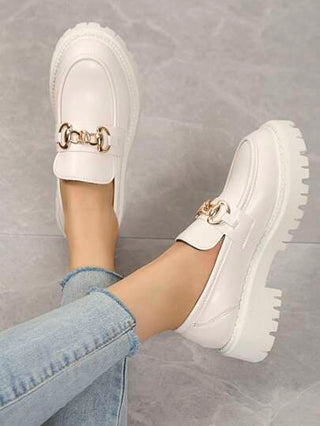 حذاء نسائي بيج أنيق موديل جديد 2025، لوفرز بسمك في القاعدة، أحذية نسائية مُرتفعة بشكل صغير من الجلد، أحذية مسطحة كاجوال رسمية للسيدات