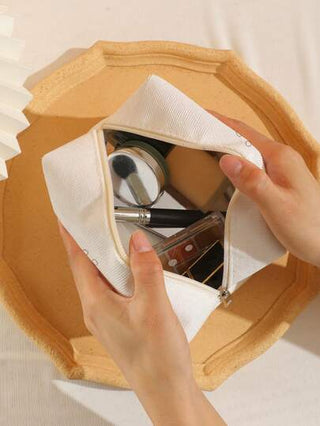 حقائب مكياج تصميم رسوم كارتون بطباعة الزرافة