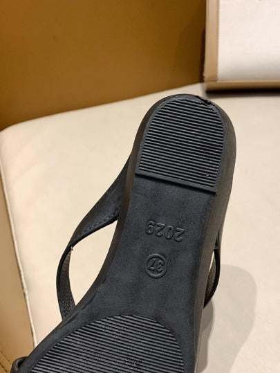 أنيق أسود صنادل الى مبسط صنادل إسفين