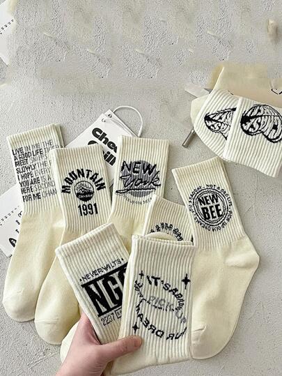 جوارب طاقم عشوائي بطباعة أحرف زوج واحد