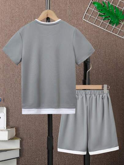 SHEIN تي شيرت وسروال قصير بتطريزات حروف للفتى، 2 في 1