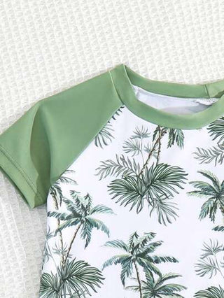 مايوه أولادي ملابس السباحة للأولاد صيف 2 قطعة بأكمام قصيرة حماية من الشمس مطبوعة بالنباتات الاستوائية وأشجار جوز الهند،مناسبة لعطلات الشاطئ