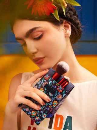 Frida Kahlo X SHEIN طقم فرش المكياج المطبوع بطباعة الأشكال والنباتات الزهرية المتعددة القطع، هدايا
