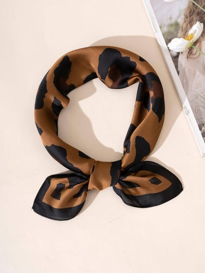 1 قطعة وشاح مربع ذو طبعة نمر، شريط للرأس، اكسسوار للشعر (متعدد الاستخدامات) مناسب للارتداء اليومي كربطة عنق أو شريط للرأس أو شريط للشعر، مثالي لإضفاء لمسة جمالية على إطلالتك