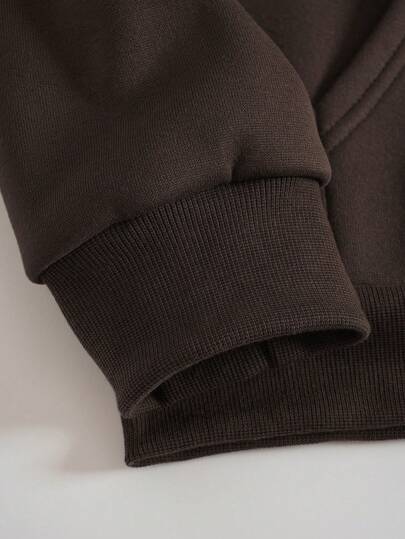 ROMWE MEN Prep هوديي مقاوم للحرارة بأربطة خصر مطبوع عليه كرة السلة والحروف، مدرسي