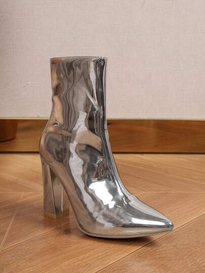 2024 بوت كاحل نسائي أنيق برقبة عالية كعب سميك لون فضي معدني جذاب
