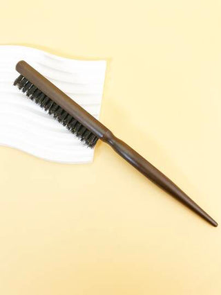 مشط تسريح الشعر بأسنان التشعيث ذو 3/2/1 صف لإضافة حجم للشعر، له ذيل مدبب