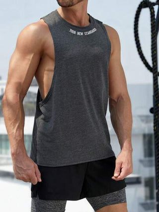 Manfinity Sport Corelite ملابس علوية نادي رياضي بتصميم فريند للرجال مع رسومات شعارية