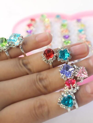 36 قطعة خاتم مزود بزخارف أزهار وقلوب ، خاتم مزين بفصوص معدنية عشوائية، خاتم أطفال، هدية جيدة للأطفال، لعب الأطفال، مجوهرات الأطفال، لعب تنكر البنات