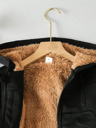 SHEIN جاكيت تفاصيل مرقع بعبارة بطباعة تيدي قبعة ولد طفل