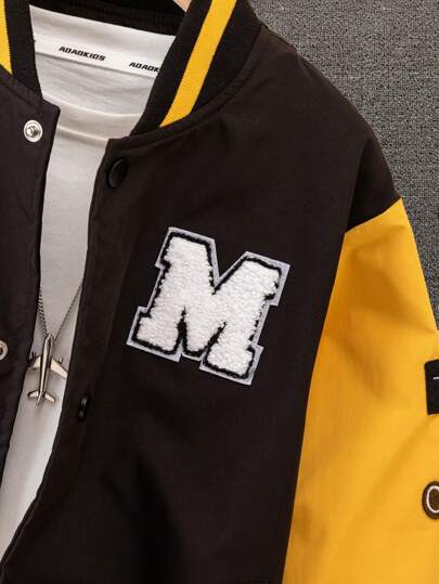 SHEIN سترة الكلية مدرز بالحروف مقلم مخطط ألوان متباينة بدون تي شيرت ولد طفل