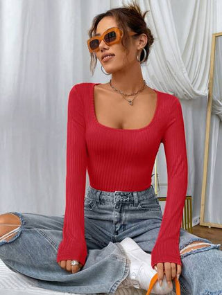 EZwear تي شيرت ياقة عميقة محبوك مضلع