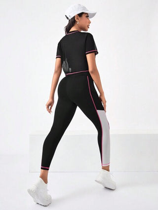 SHEIN Sport Gameset طقم تمارين رياضية للنساء من سروال ضيق وتي شيرت رياضي بألوان كتل مع جيب للهاتف الجانبي