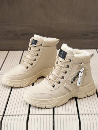 تنورة مع الحذاء، بوت نسائية قصيرة بنعل سميك، بطانة دافئة، رياضية، عصرية، ترفع الارتفاع، مجموعة 2024 الجديدة، تناسق أزياء الصدرية السوداء