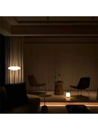 شريط ضوئي LED USB واحد باللون الأبيض الدافئ 60 LED / م غير مقاوم للماء لاصق LED قابل للانحناء مناسب للتلفزيون والكمبيوتر وخزانة الأحذية والمكتب و الإضاءة الخلفية