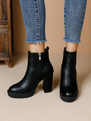 بوت برقبة مطاطية سميكة الكعب ومنصة مقاومة للماء ذات رؤوس مدورة للنساء للخريف والشتاء ، تناسب اللبس مع البناطيل والكنزات ، باللون الأسود