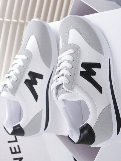 حذاء رياضي الموضة للنساء مسطح الكورية أسلوب حرف طباعة كاجوال مع أبيض قاع ناعم الى خريف و الشتاء