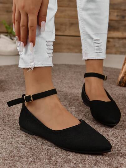 حذاء نسائي مسطح أنيق بإبزيم أسود اللون بمقدمة مدببة، حذاء مسطح بحزام الكاحل للربيع والخريف من جلد الغزال الصناعي الأسودرمضان