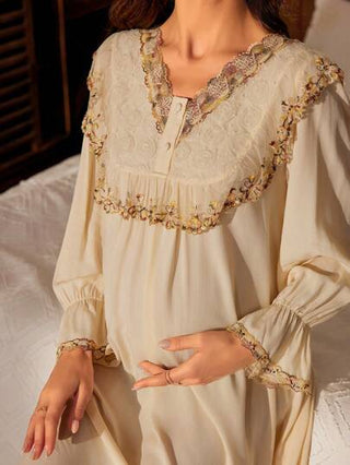 Shein Underwear&Sleepwear Maternity فستان نوم حمل مطرز بالدانتيل، ثوب بيجامة