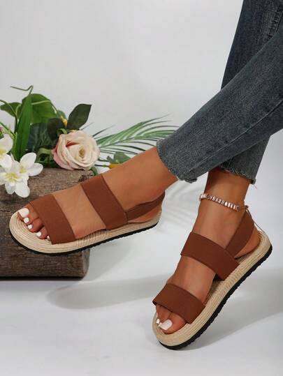 صنادل شقة يضعها النساء بوزن خفيف ومريحة وأحزمة مرنة محبوكة وأنيقة