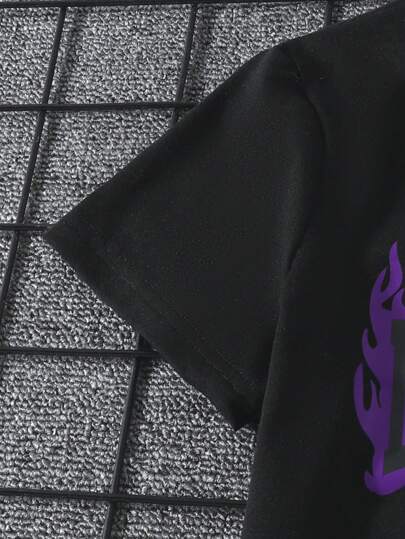 SHEIN ولد طفل بطباعة أحرف تي شيرت & مقلم مخطط بنطلون قصير