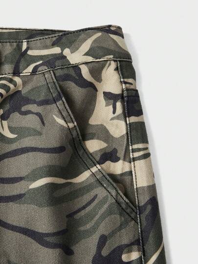 Manfinity Homme بنطلون جينز عسكري بطبعة الكاموفلاج مناسب للرجال