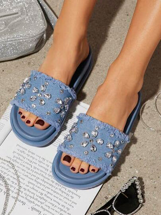 SHUZIA صنادل نسائية مسطحة، وديكور الأعياد وعطلات نهاية السنة المريحة للخريف والشتاء