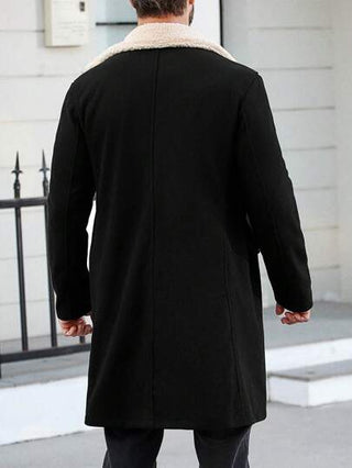 Manfinity Homme معطف رجالي فروي يتميز بتفاصيل الطية